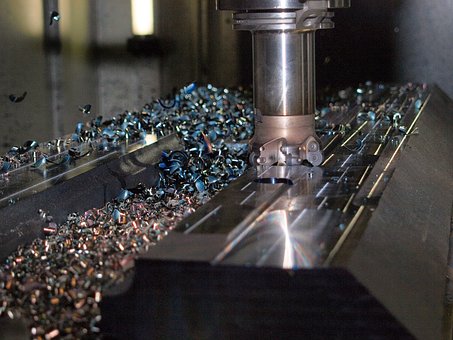 CNC milling with metal chips